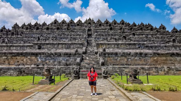 Viral: Eskalator di Candi Borobudur?