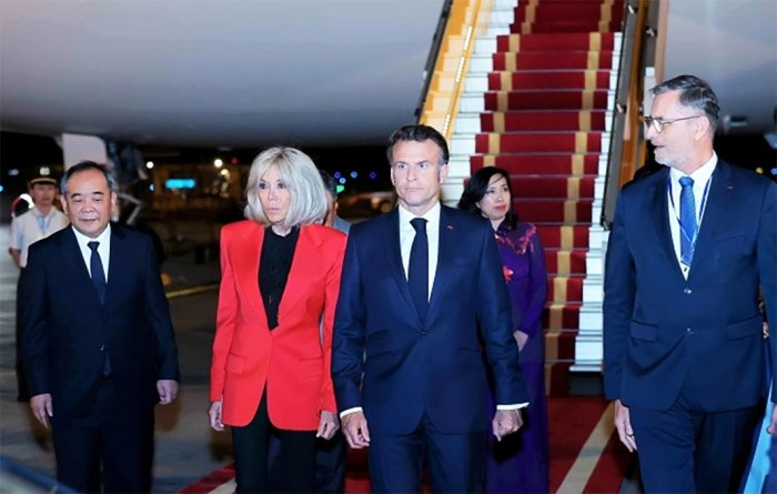 Presiden Prancis Macron Tiba di Indonesia