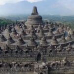 Viral: Eskalator di Candi Borobudur?