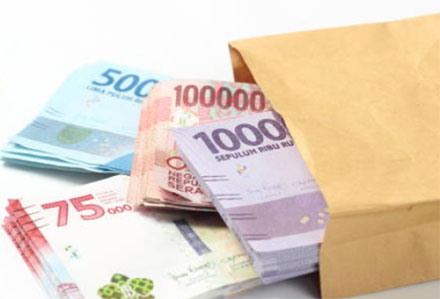Ilustrasi uang rupiah. Segera cek status pencairan BSU guru paud dan insentifi guru non-ASN di Info GTK resmi, dana bantuan sudah disalurkan.