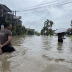 Banjir di sekitar Simpang Dewa Ruci, Badung, Bali. (I Nyoman Adhisthaya Sawitra/detikBali)