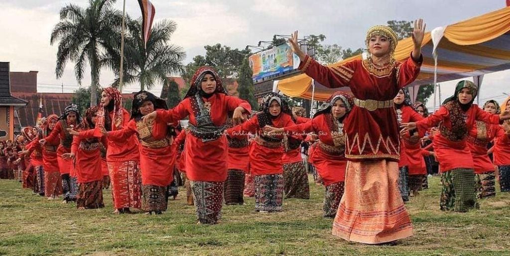 Tari Iyo-Iyo di Sungai Penuh – Sejarah, Makna, Gerakan & Pelestarian